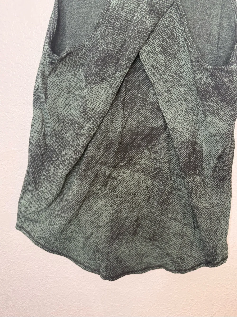 Lululemon Essential Tank Pleated Pixel Jacquard Algae Green Black